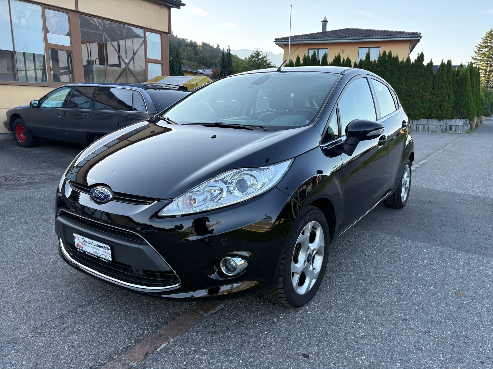 FORD Fiesta 1.4 16V Titanium Automatic-image-2