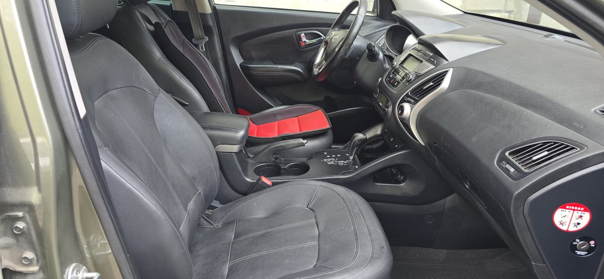 HYUNDAI iX 35 2.0 CRDi Style 4WD Automatic-image-8