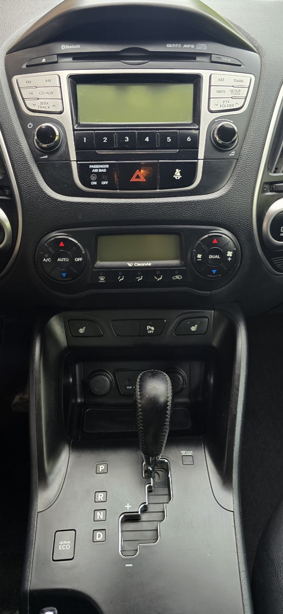 HYUNDAI iX 35 2.0 CRDi Style 4WD Automatic-image-10