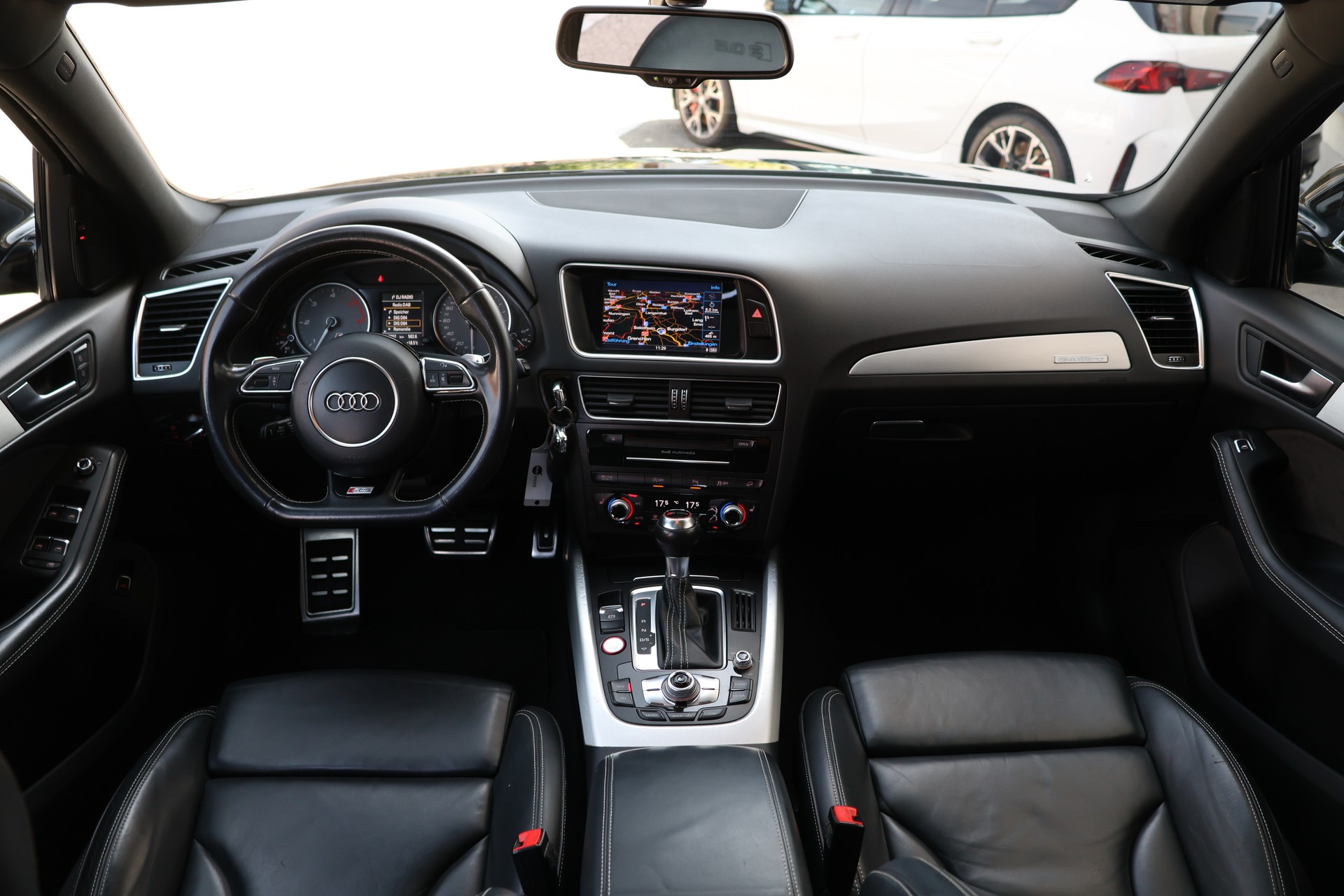 AUDI SQ5 3.0 TDI quattro tiptronic *BLACKEDITION*-image-15
