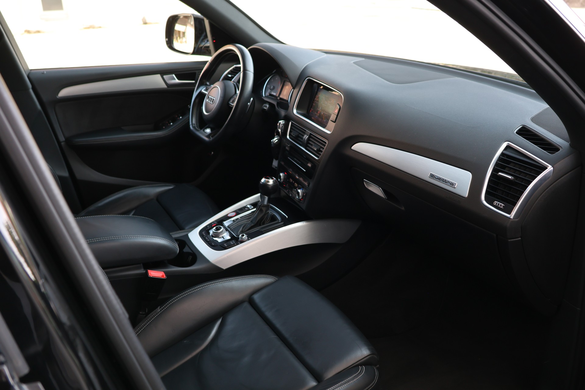 AUDI SQ5 3.0 TDI quattro tiptronic *BLACKEDITION*-image-18