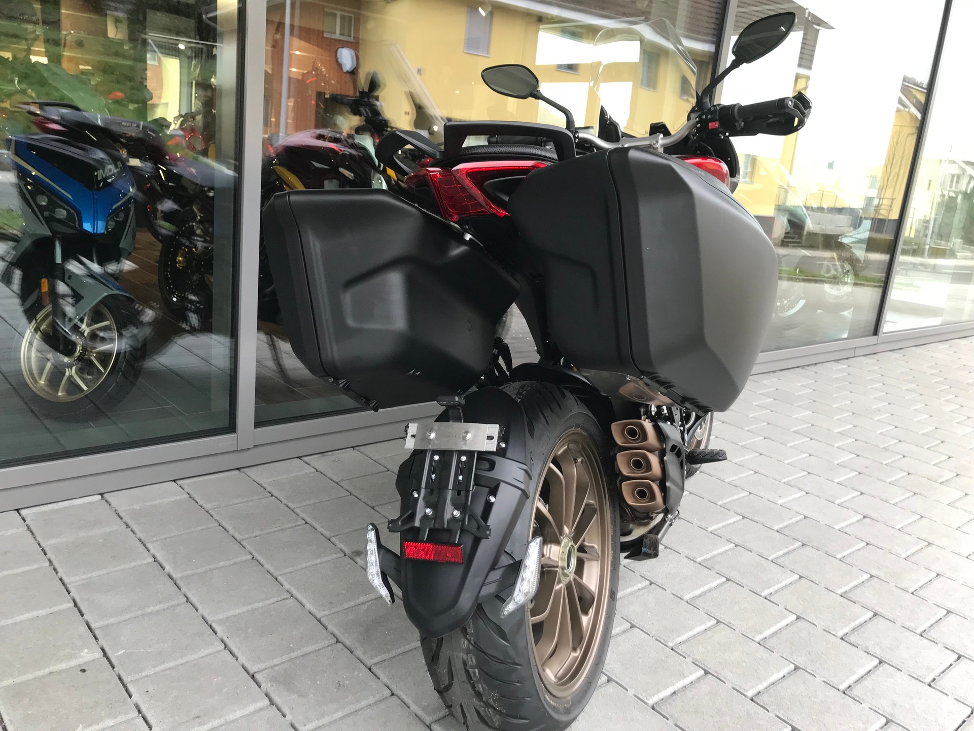 MV AGUSTA Turismo Veloce Lusso SCS-image-3