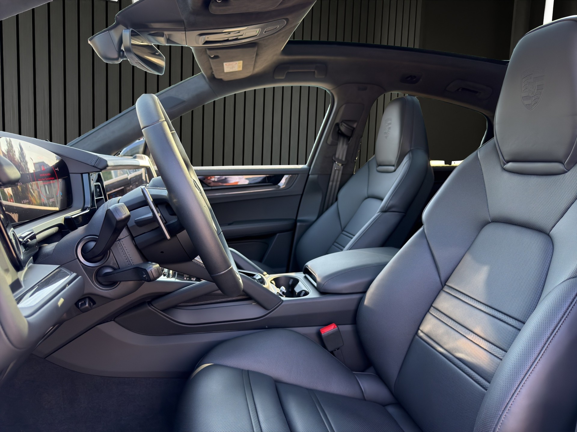 PORSCHE Cayenne Coupé 4.0 V8 GTS-image-8