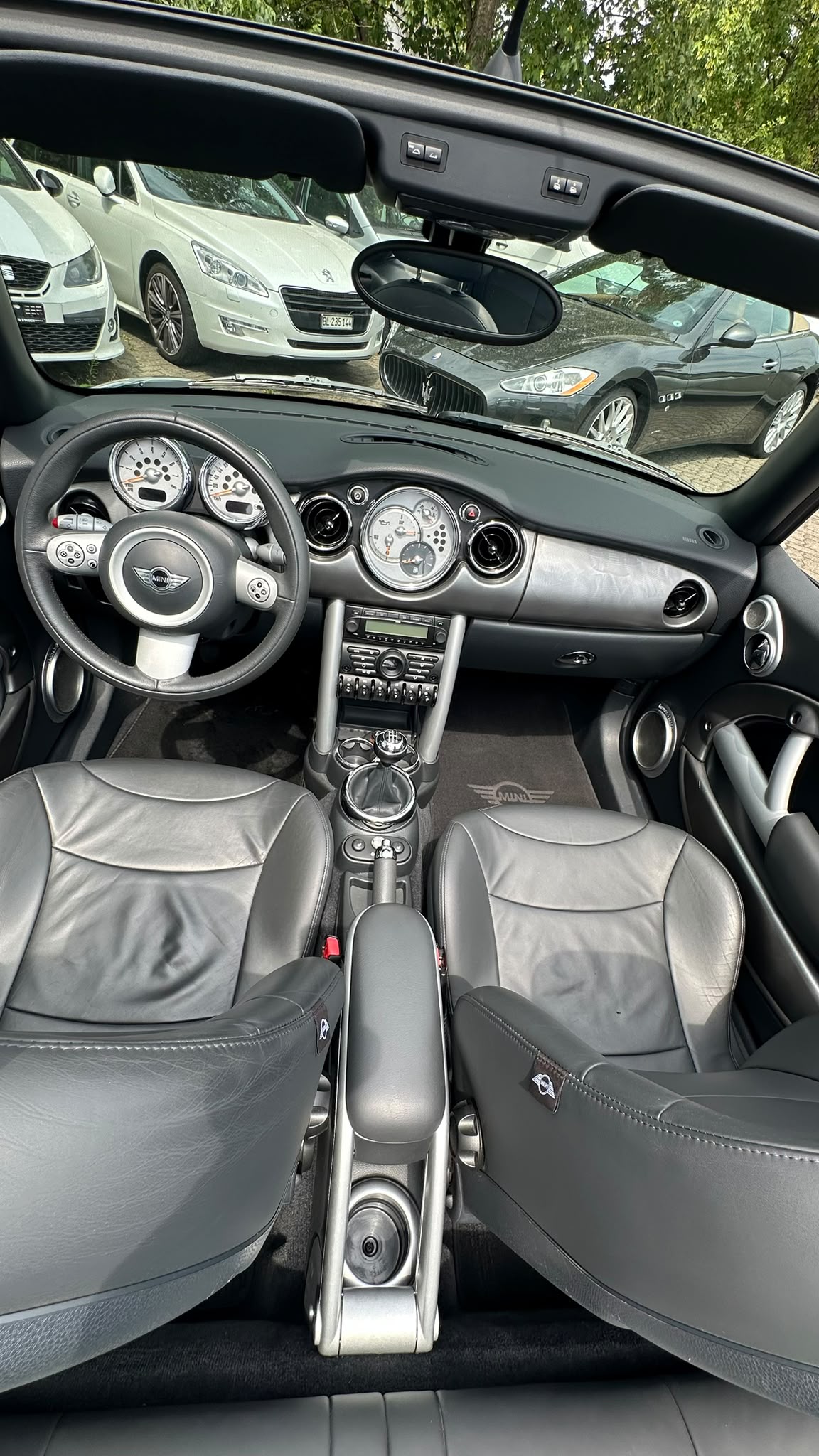 MINI One Cabriolet-image-8