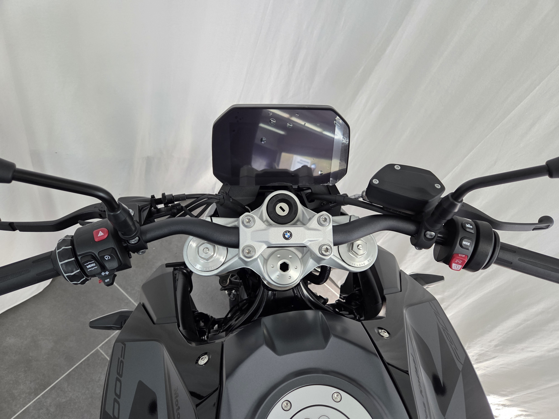 BMW F 900 R A2 Triple Black-image-4