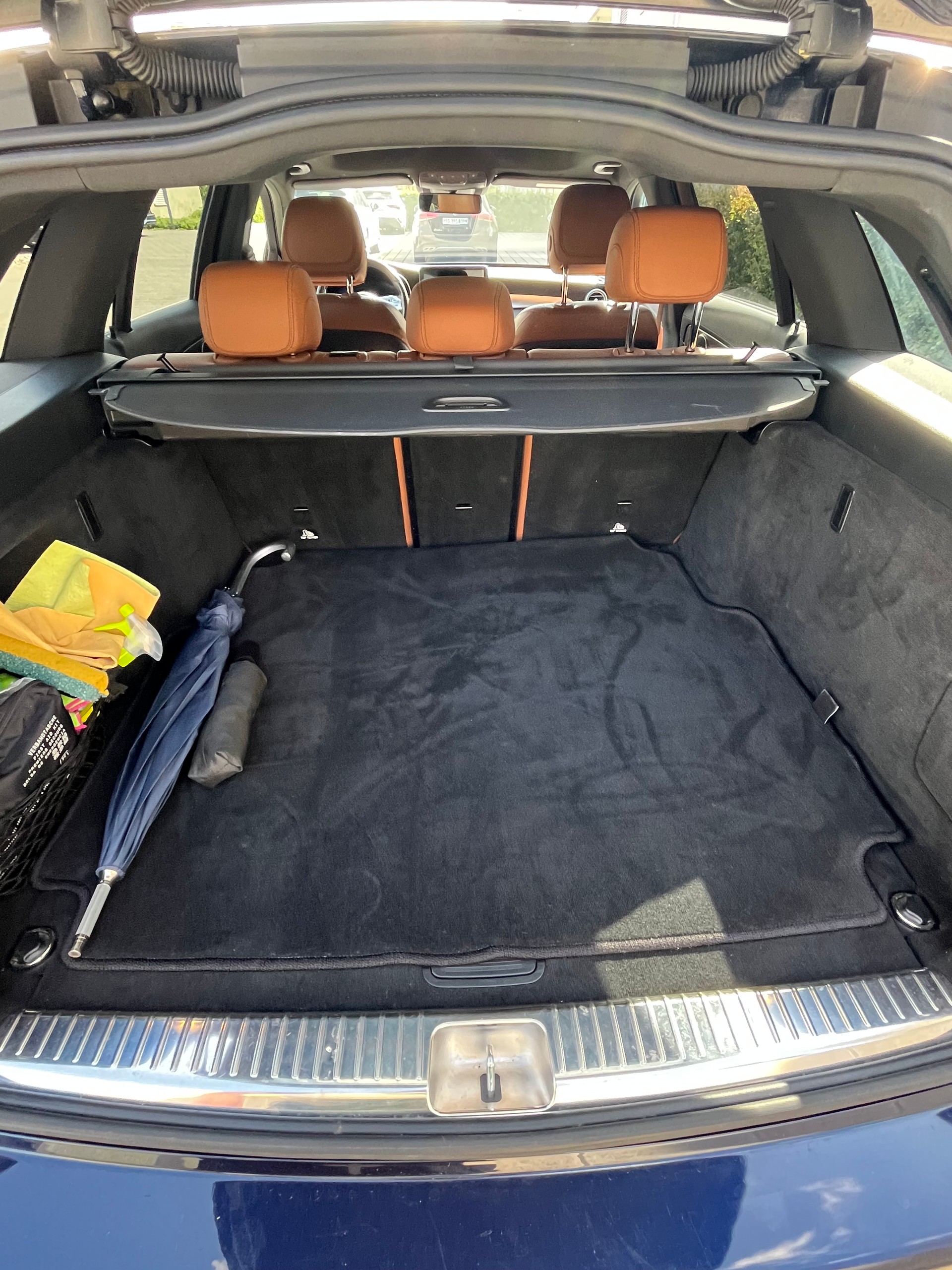 MERCEDES-BENZ C 220 d Swiss Star AMG Line 4m-image-3