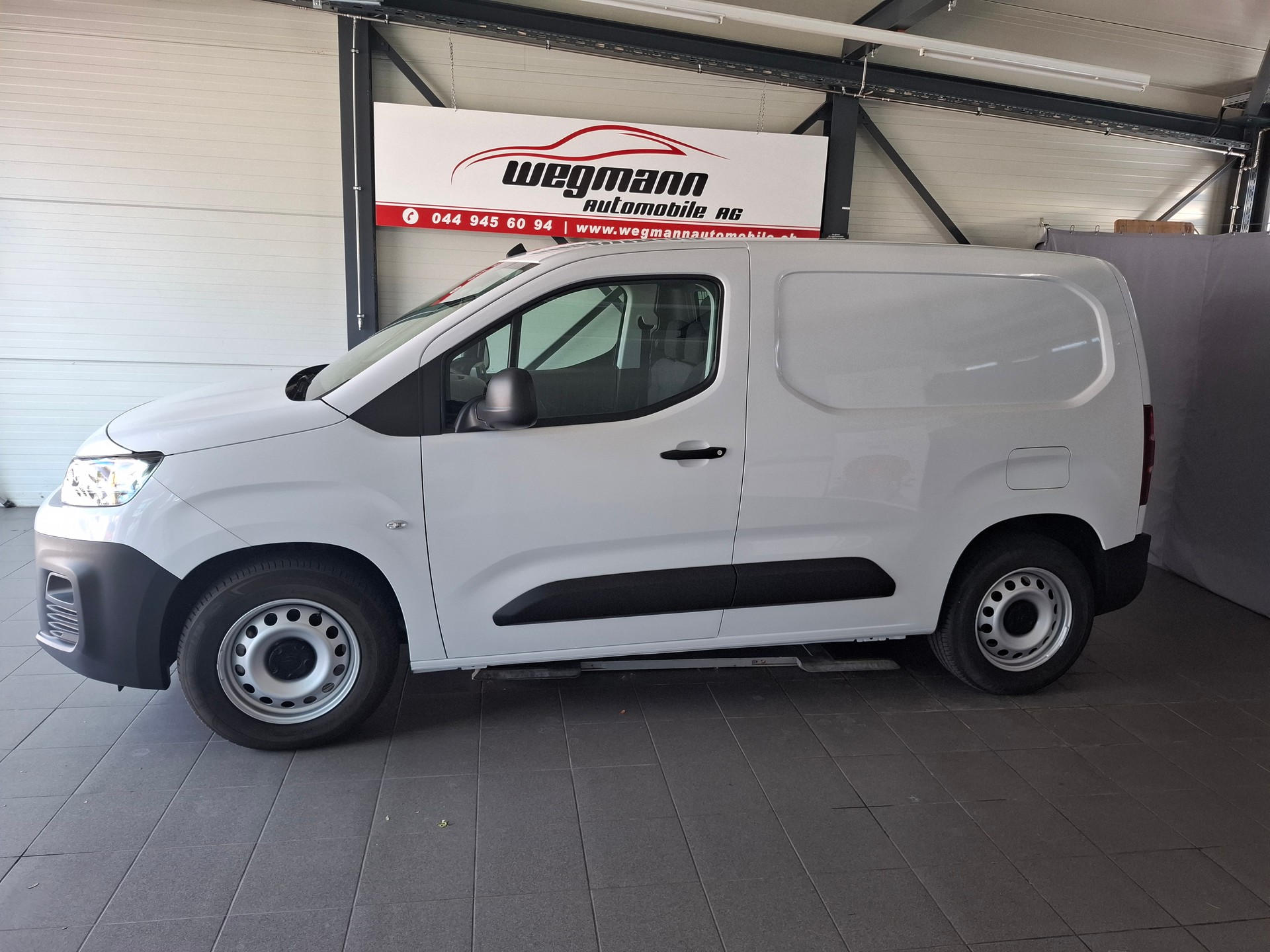 CITROEN e-Berlingo Van Swiss Edition 1000kg-image-1