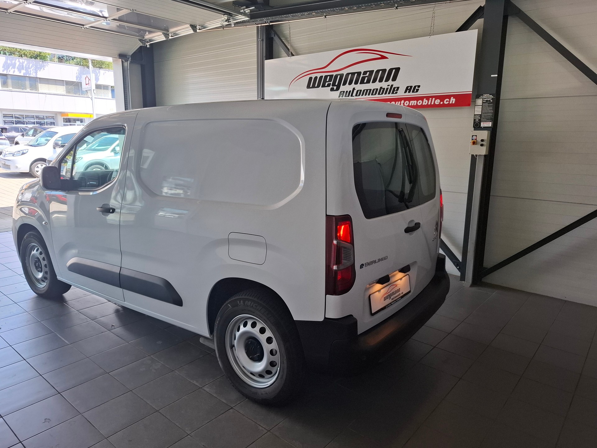 CITROEN e-Berlingo Van Swiss Edition 1000kg-image-2