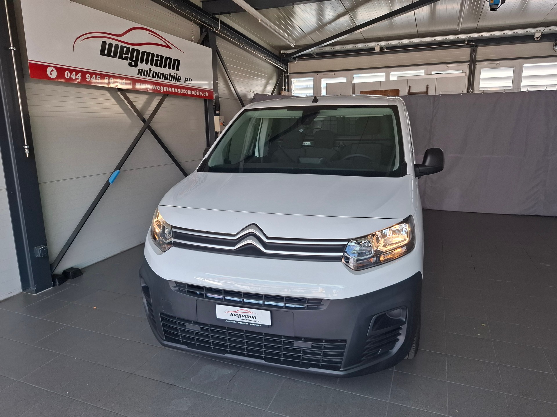 CITROEN e-Berlingo Van Swiss Edition 1000kg-image-0