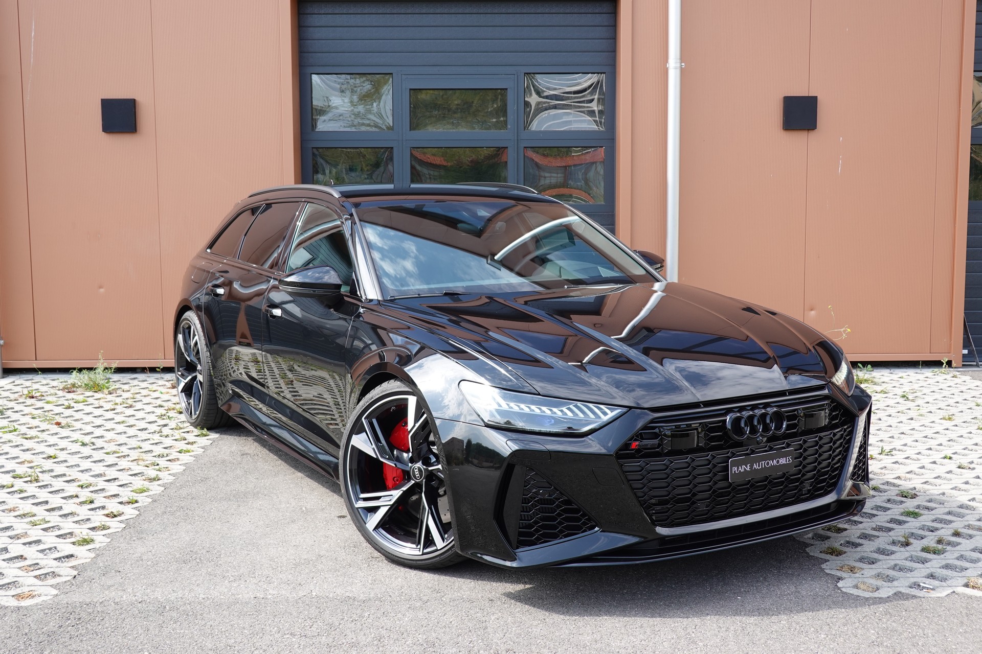 AUDI RS6 Avant 4.0 TFSI V8 Performance "* Vehicule CH * Sièges électriques/Chauffants/Ventiles * Son Bang & Olufsen *"-image-0