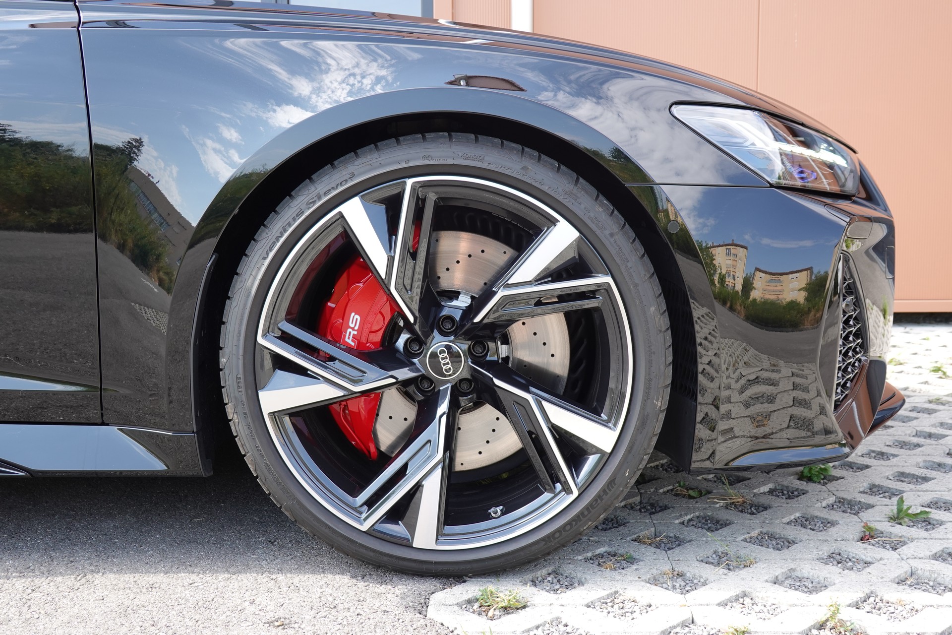 AUDI RS6 Avant 4.0 TFSI V8 Performance "* Vehicule CH * Sièges électriques/Chauffants/Ventiles * Son Bang & Olufsen *"-image-4