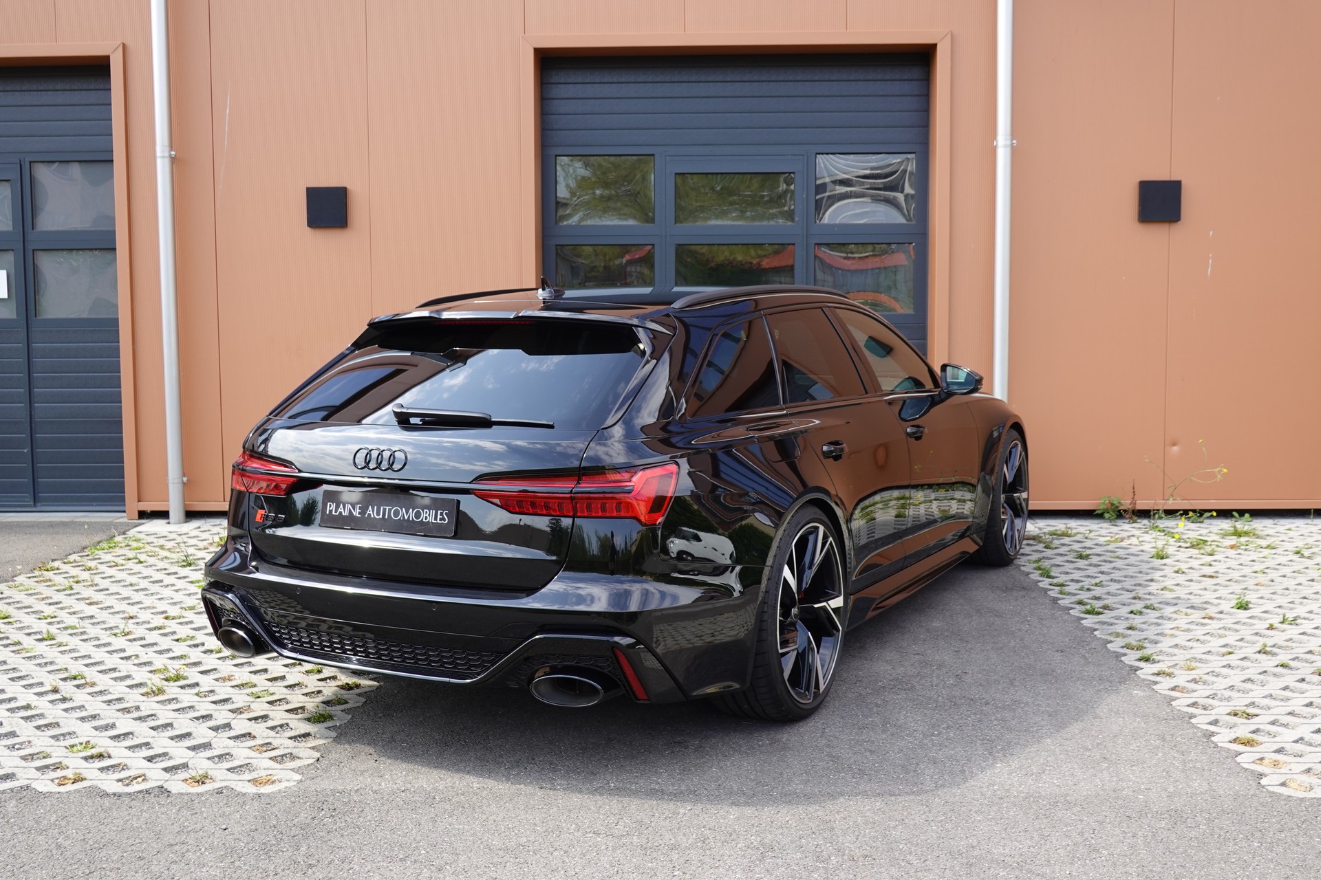 AUDI RS6 Avant 4.0 TFSI V8 Performance "* Vehicule CH * Sièges électriques/Chauffants/Ventiles * Son Bang & Olufsen *"-image-7
