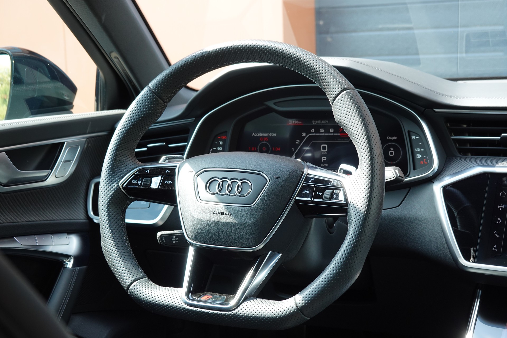 AUDI RS6 Avant 4.0 TFSI V8 Performance "* Vehicule CH * Sièges électriques/Chauffants/Ventiles * Son Bang & Olufsen *"-image-11
