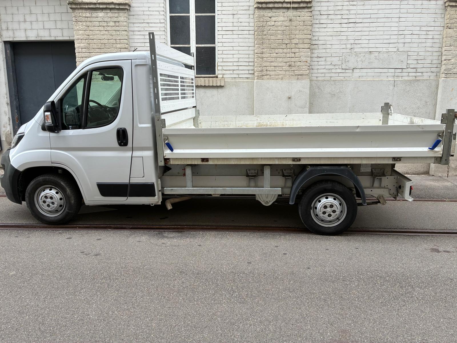 PEUGEOT Boxer 2.2 HDI 335 Pro L2-image-3