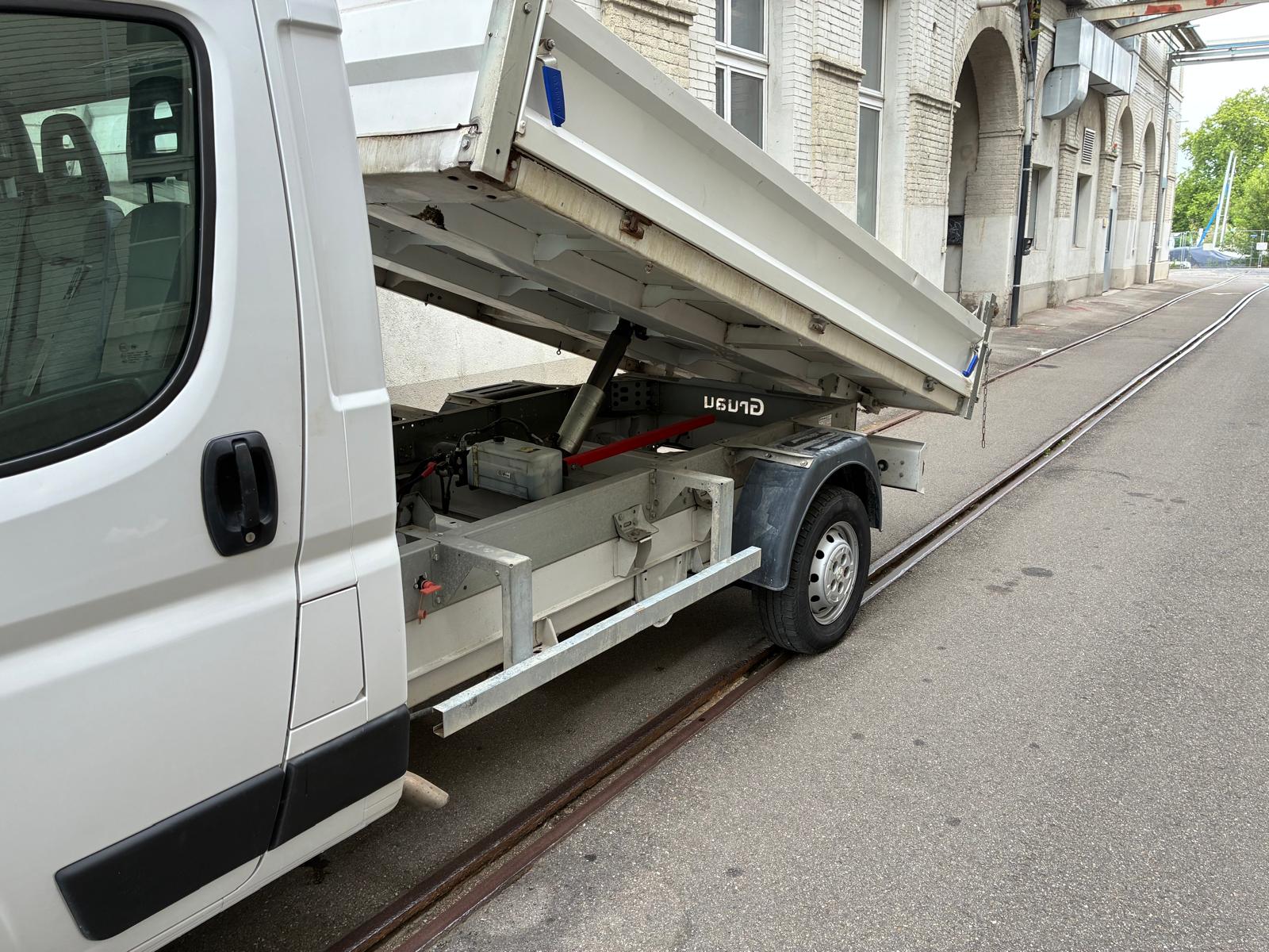PEUGEOT Boxer 2.2 HDI 335 Pro L2-image-6