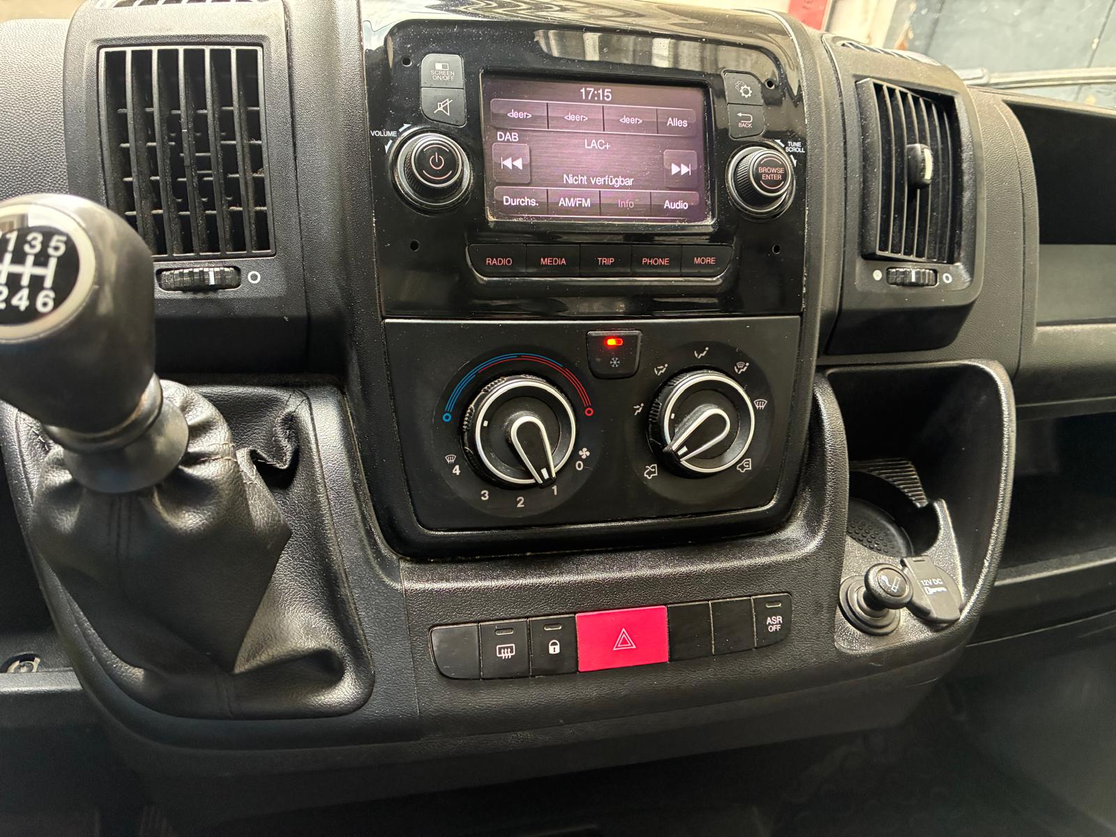 PEUGEOT Boxer 2.2 HDI 335 Pro L2-image-9