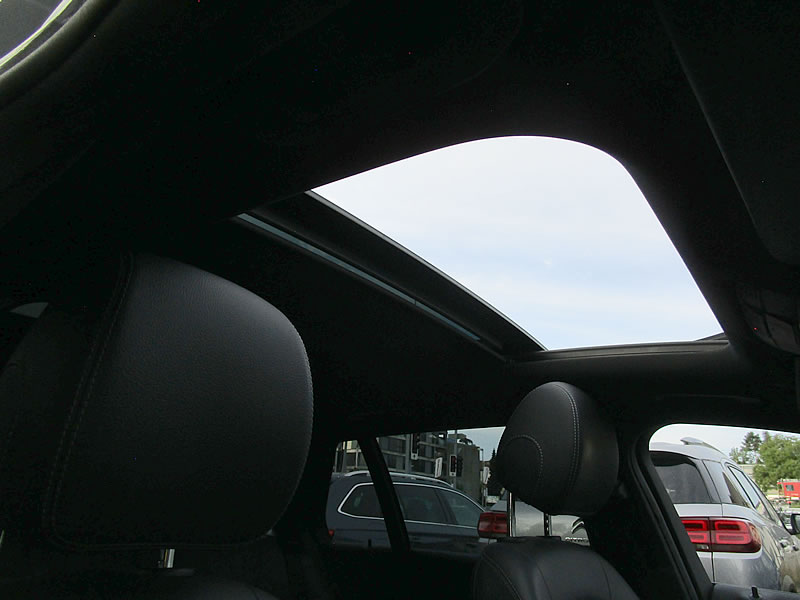 MERCEDES-BENZ C 220 d AMG Line 4Matic 9G-Tronic-image-18