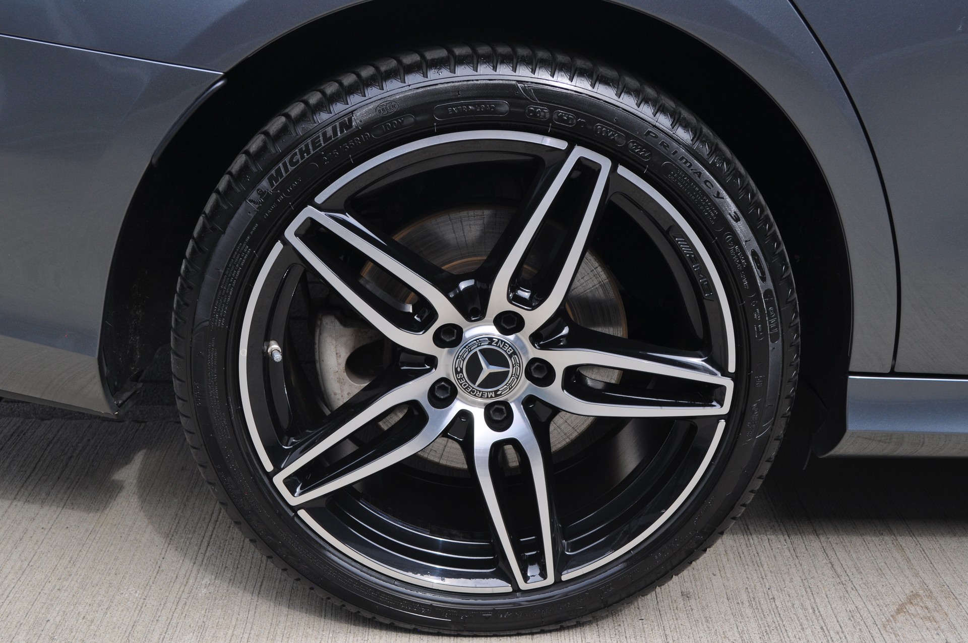MERCEDES-BENZ E 350e AMG Line-image-16