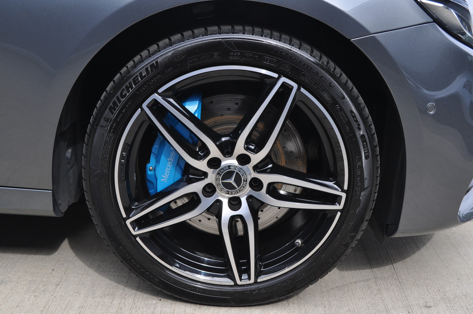 MERCEDES-BENZ E 350e AMG Line-image-17