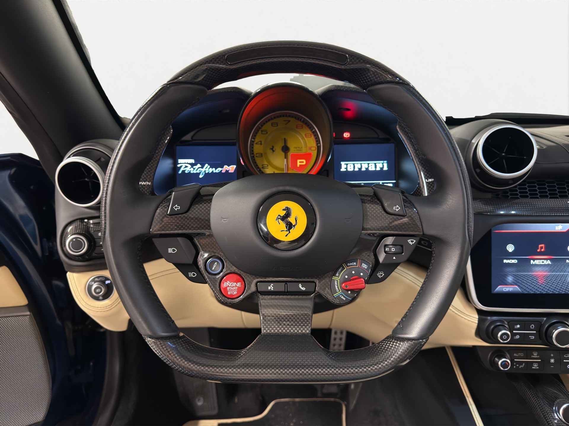 FERRARI Portofino M-image-9