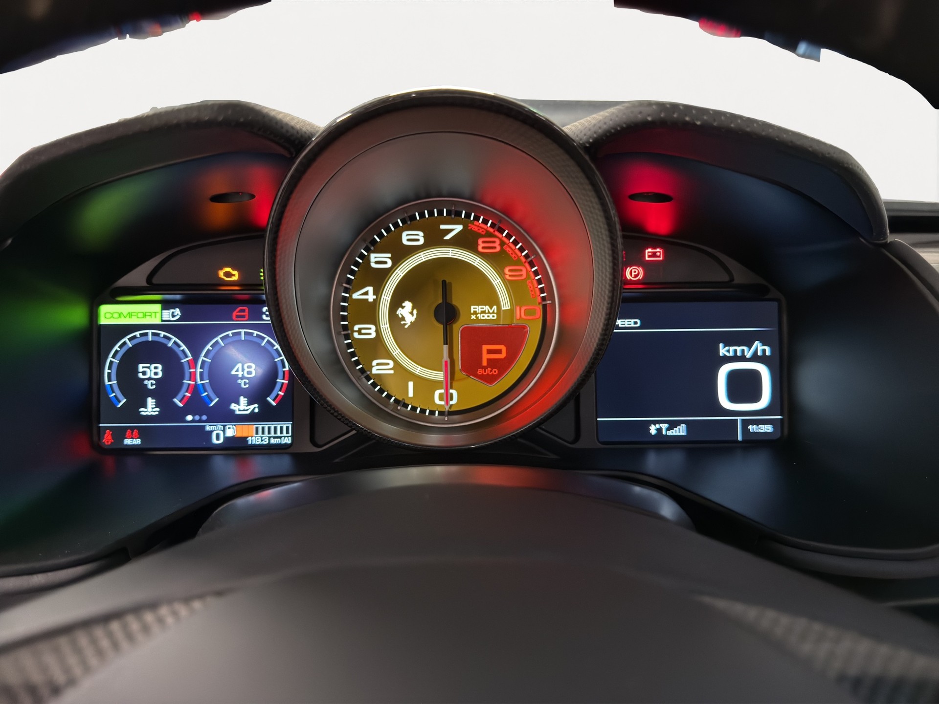 FERRARI Portofino M-image-10