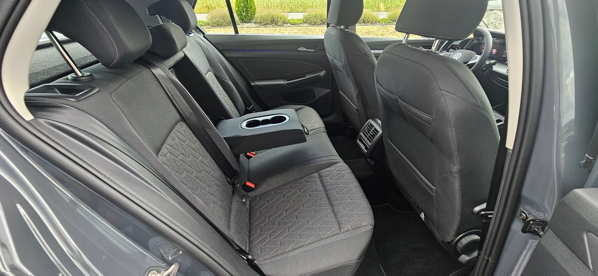 VW Golf 1.5 e TSI mHEV Basis DSG-image-13
