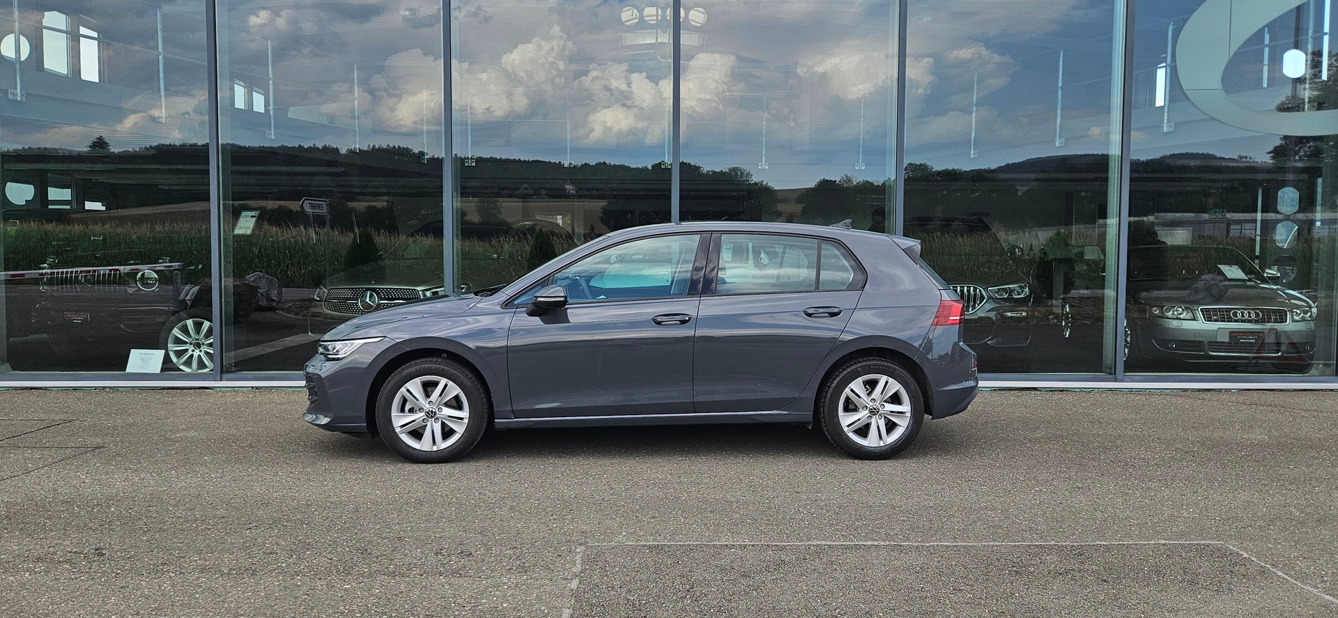 VW Golf 1.5 e TSI mHEV Basis DSG-image-0
