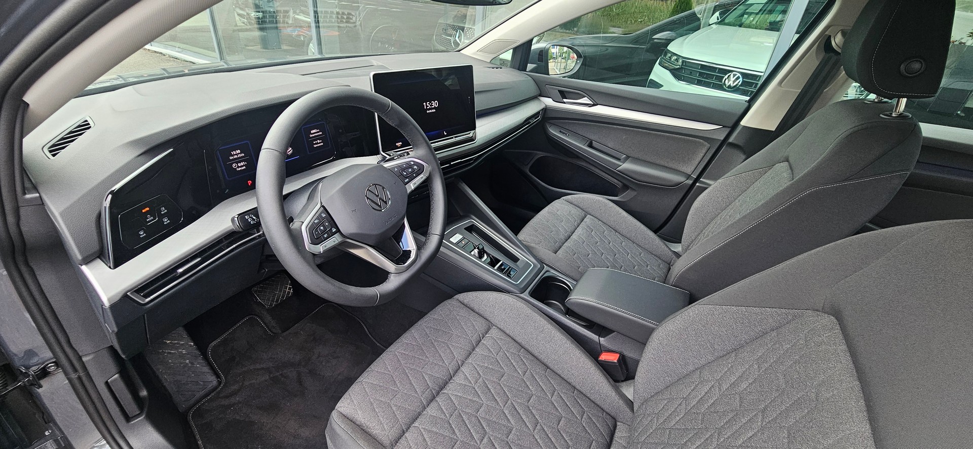 VW Golf 1.5 e TSI mHEV Basis DSG-image-7