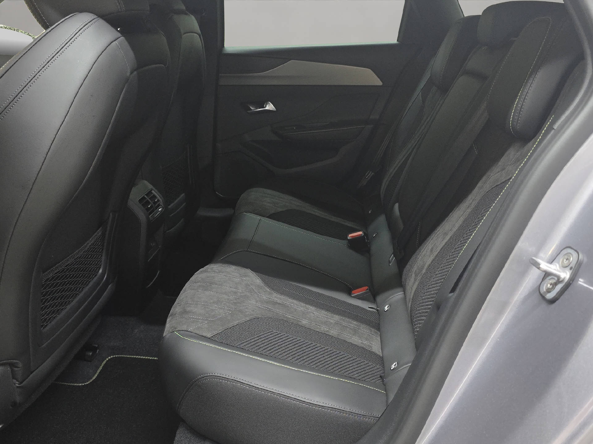 PEUGEOT 308 SW 1.6 PHEV 195 GT-image-9