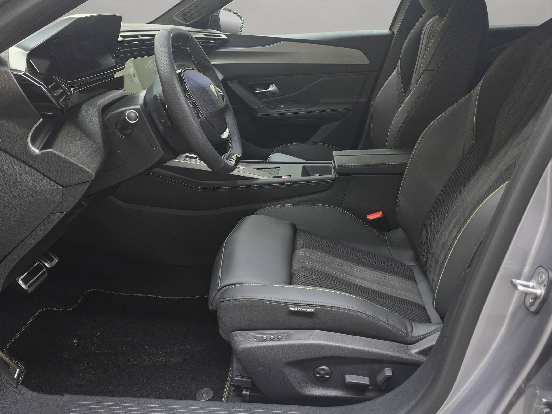 PEUGEOT 308 SW 1.6 PHEV 195 GT-image-5