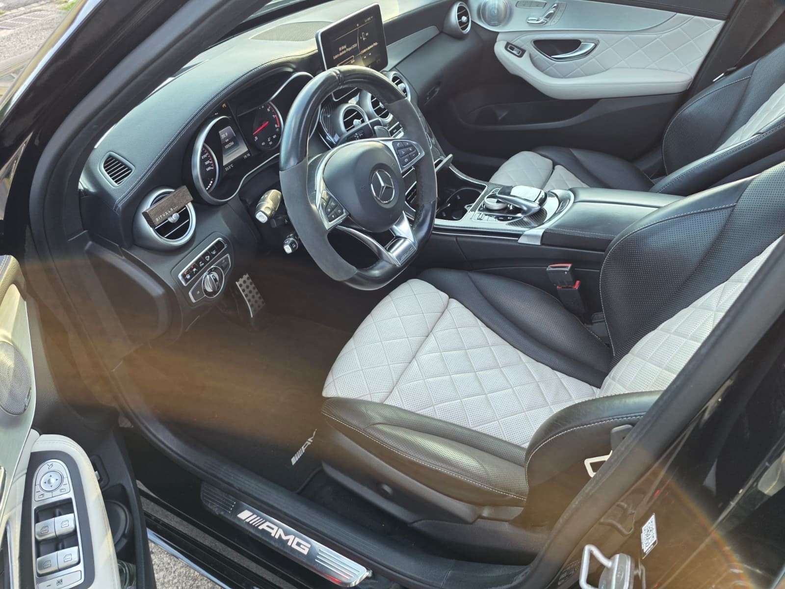 MERCEDES-BENZ C 63 S AMG Speedshift-image-6