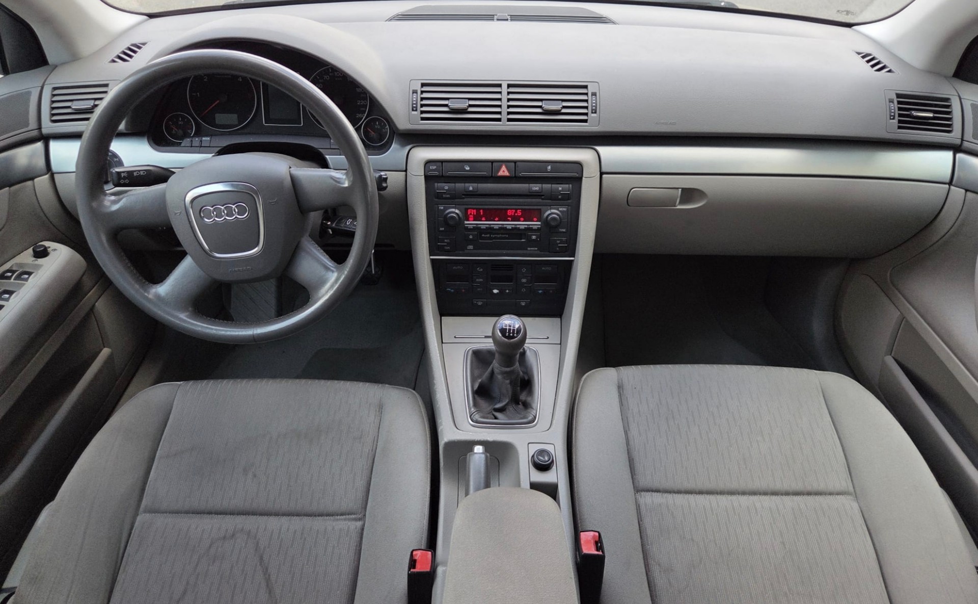 AUDI A4 Limousine 2.0 TDI-image-6