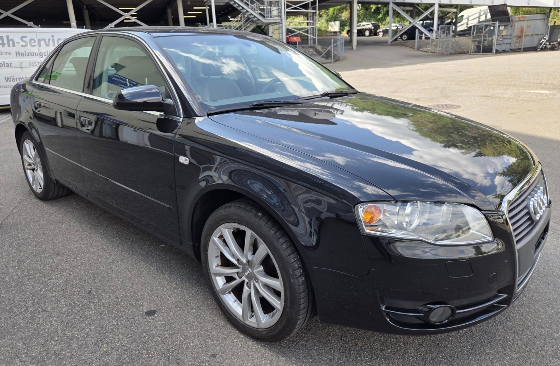 AUDI A4 Limousine 2.0 TDI-image-1
