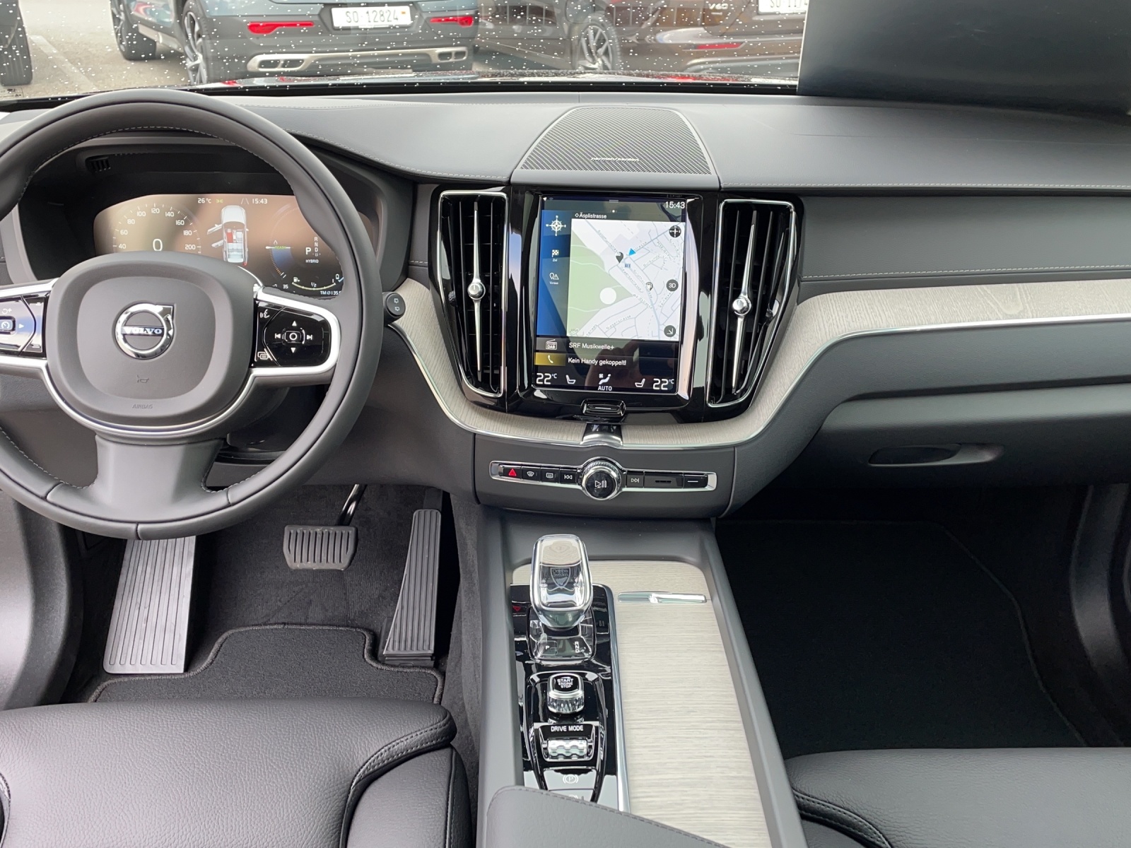 VOLVO XC60 2.0 T6 TE R-Design eAWD-image-11