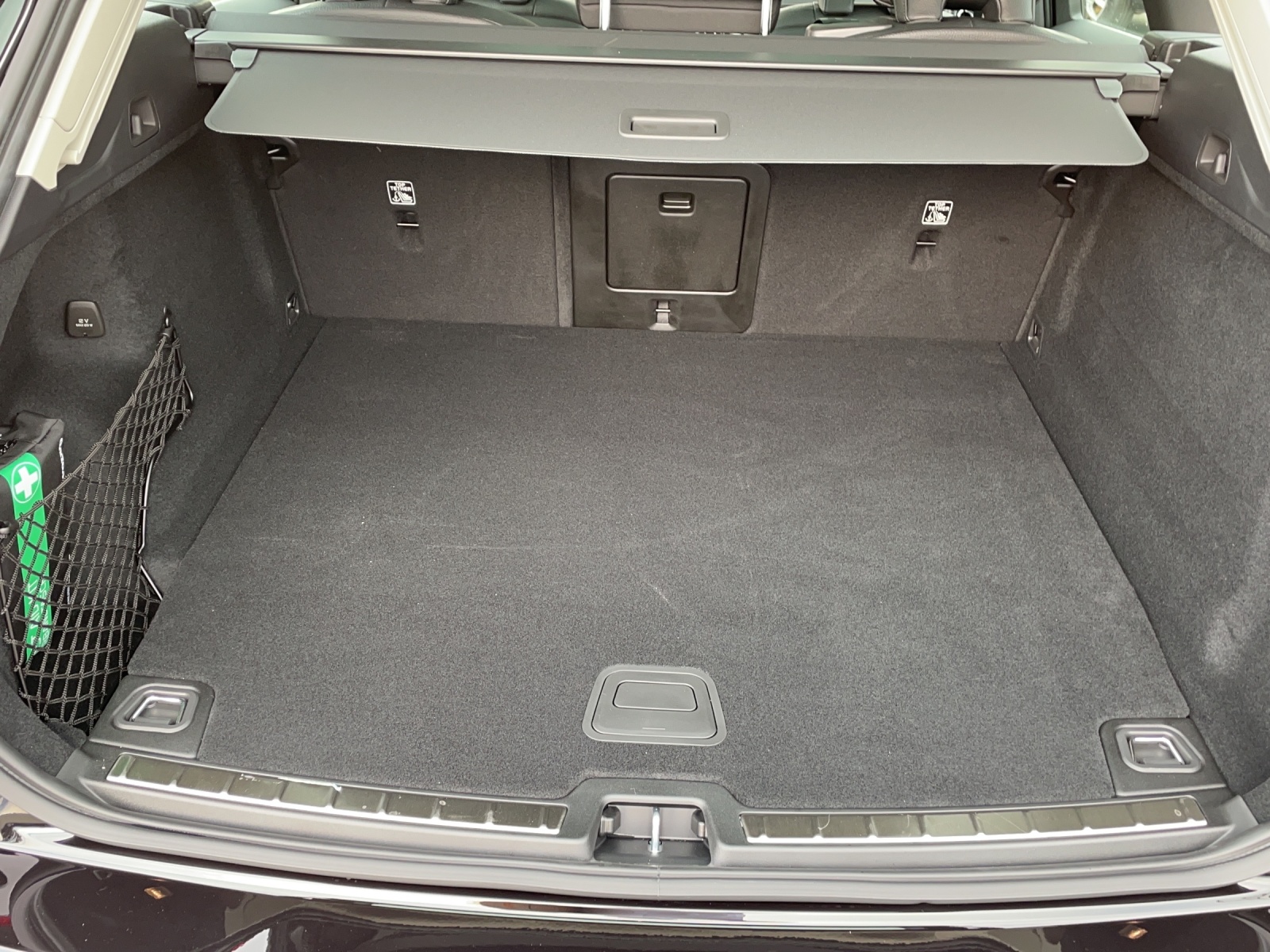 VOLVO XC60 2.0 T6 TE R-Design eAWD-image-8