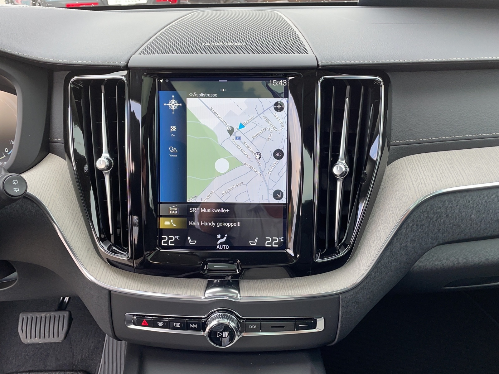 VOLVO XC60 2.0 T6 TE R-Design eAWD-image-13