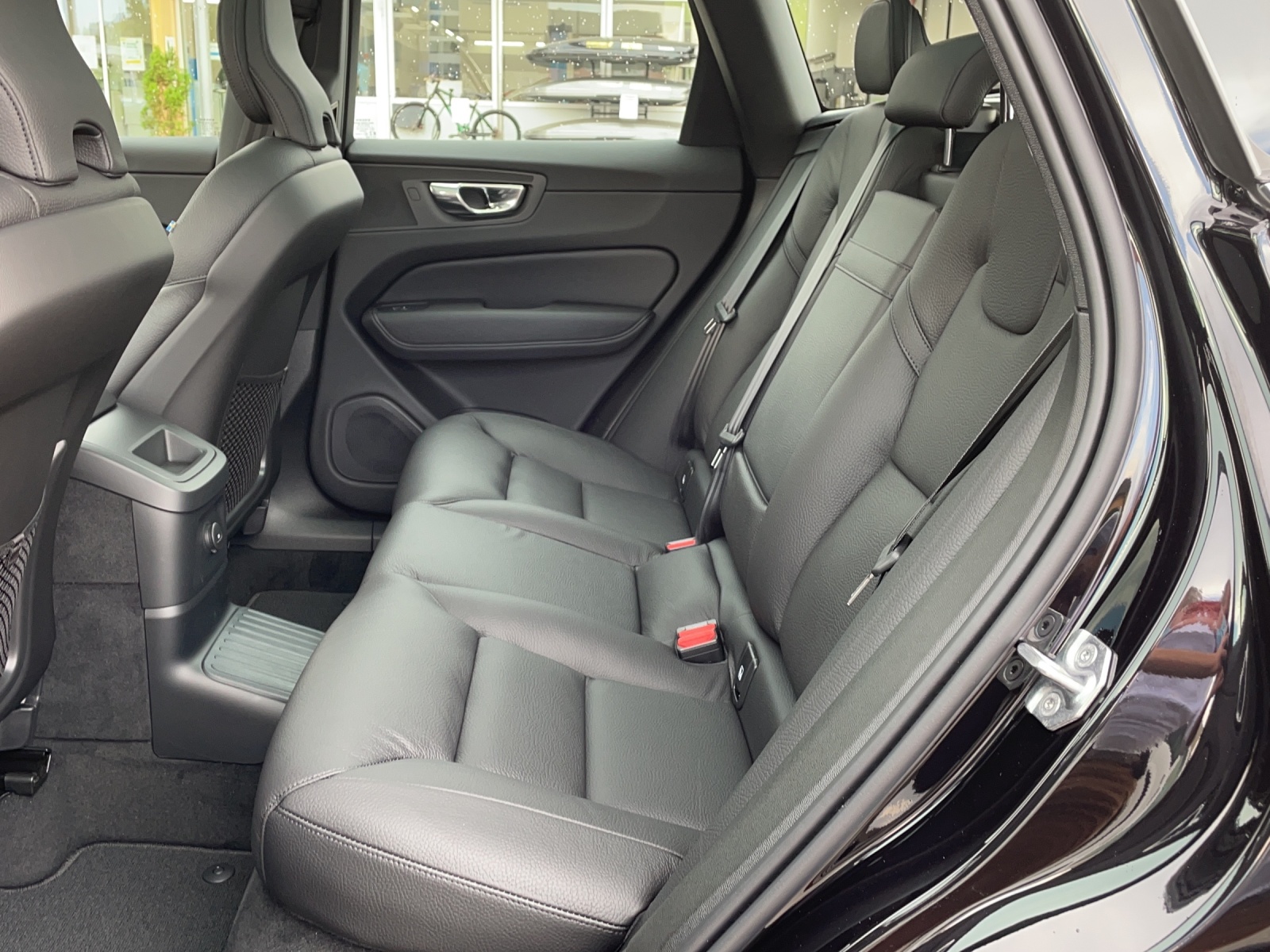 VOLVO XC60 2.0 T6 TE R-Design eAWD-image-10