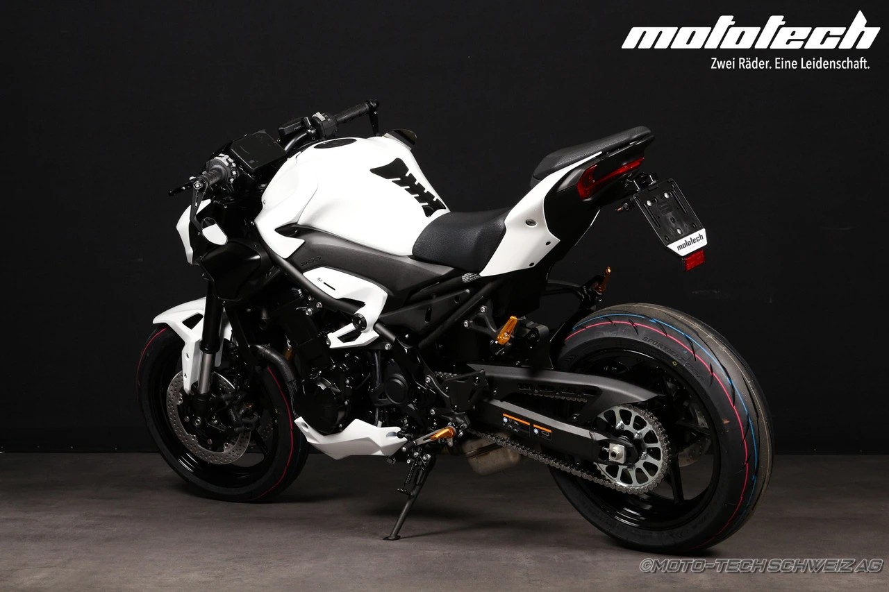 KAWASAKI Z 900 STAGE 1 (35/70kW) PEARL WHITE EDITION-showroom-element-2