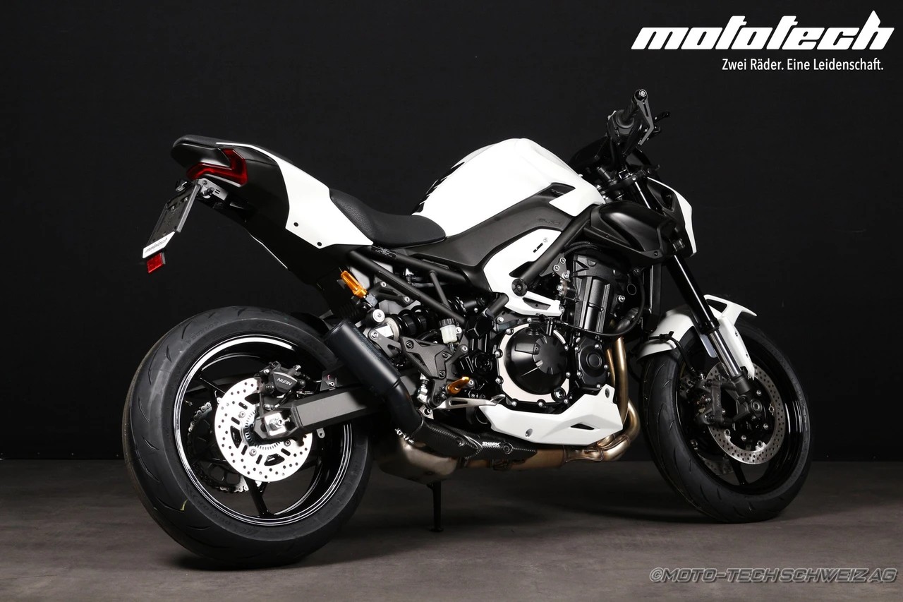 KAWASAKI Z 900 STAGE 1 (35/70kW) PEARL WHITE EDITION-showroom-element-1