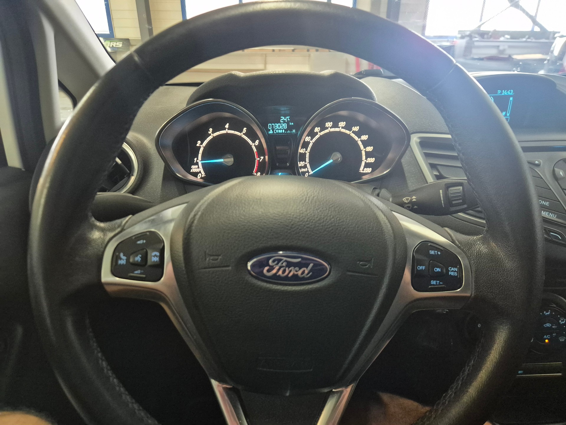 FORD Fiesta 1.0 SCTi Trend-image-8