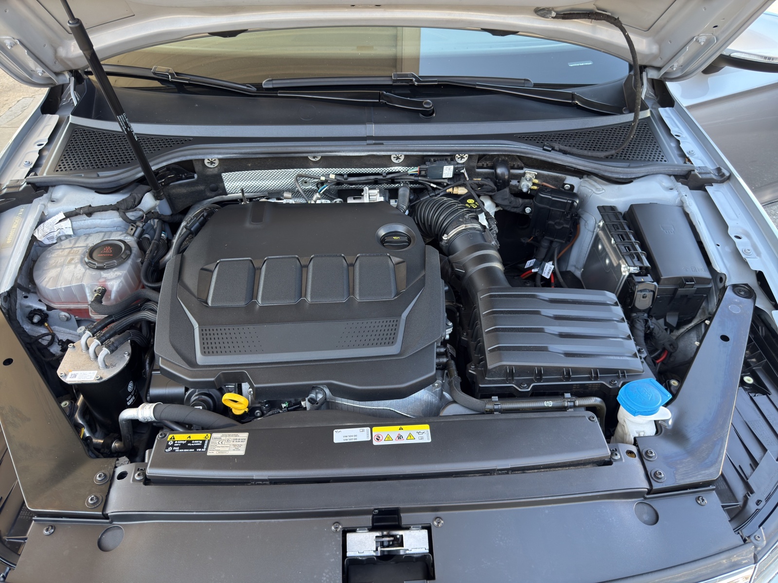 VW Passat 2.0 TDI BMT Elegance 4Motion DSG-image-13