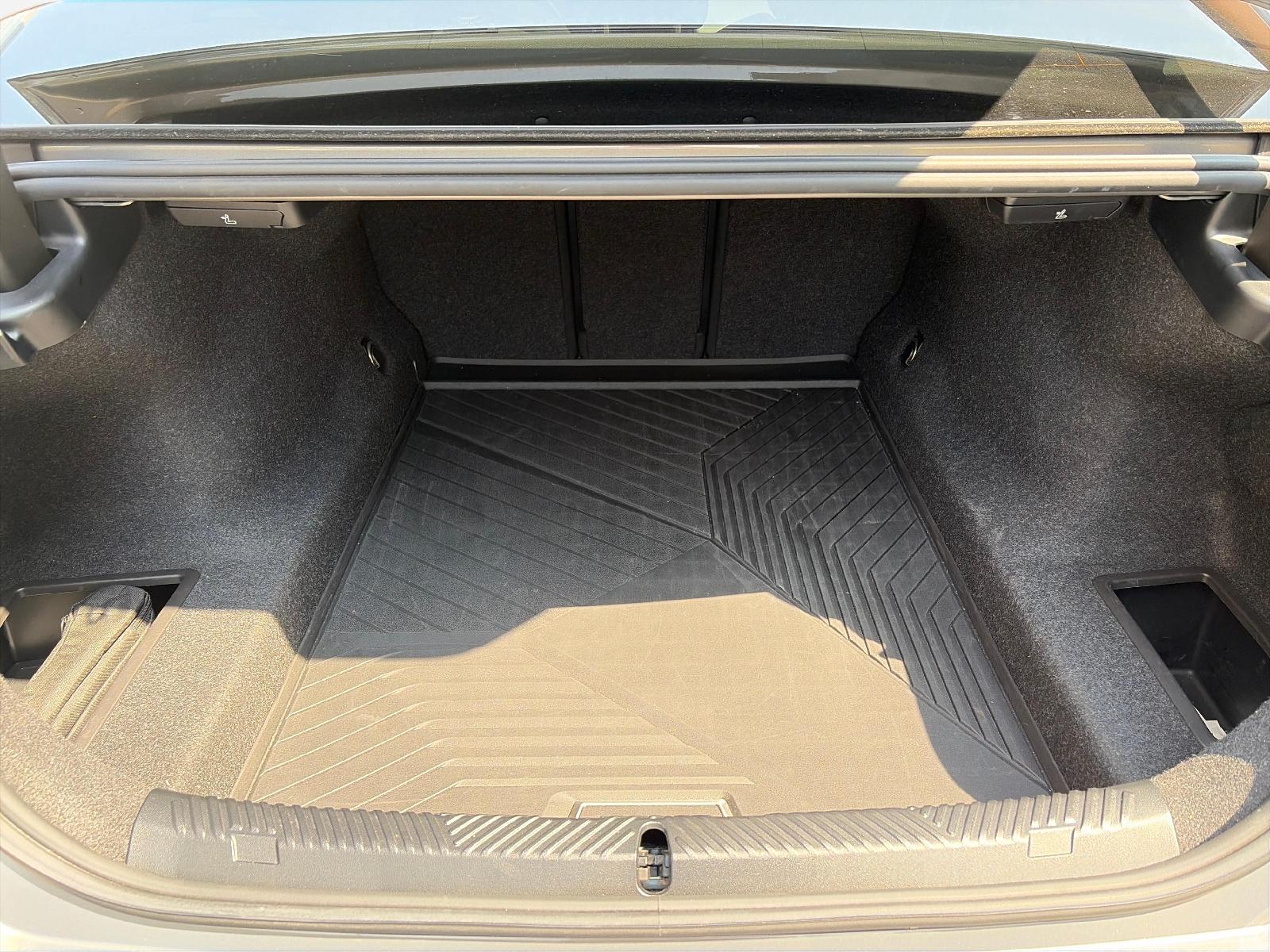 BMW 520d xDrive-image-13
