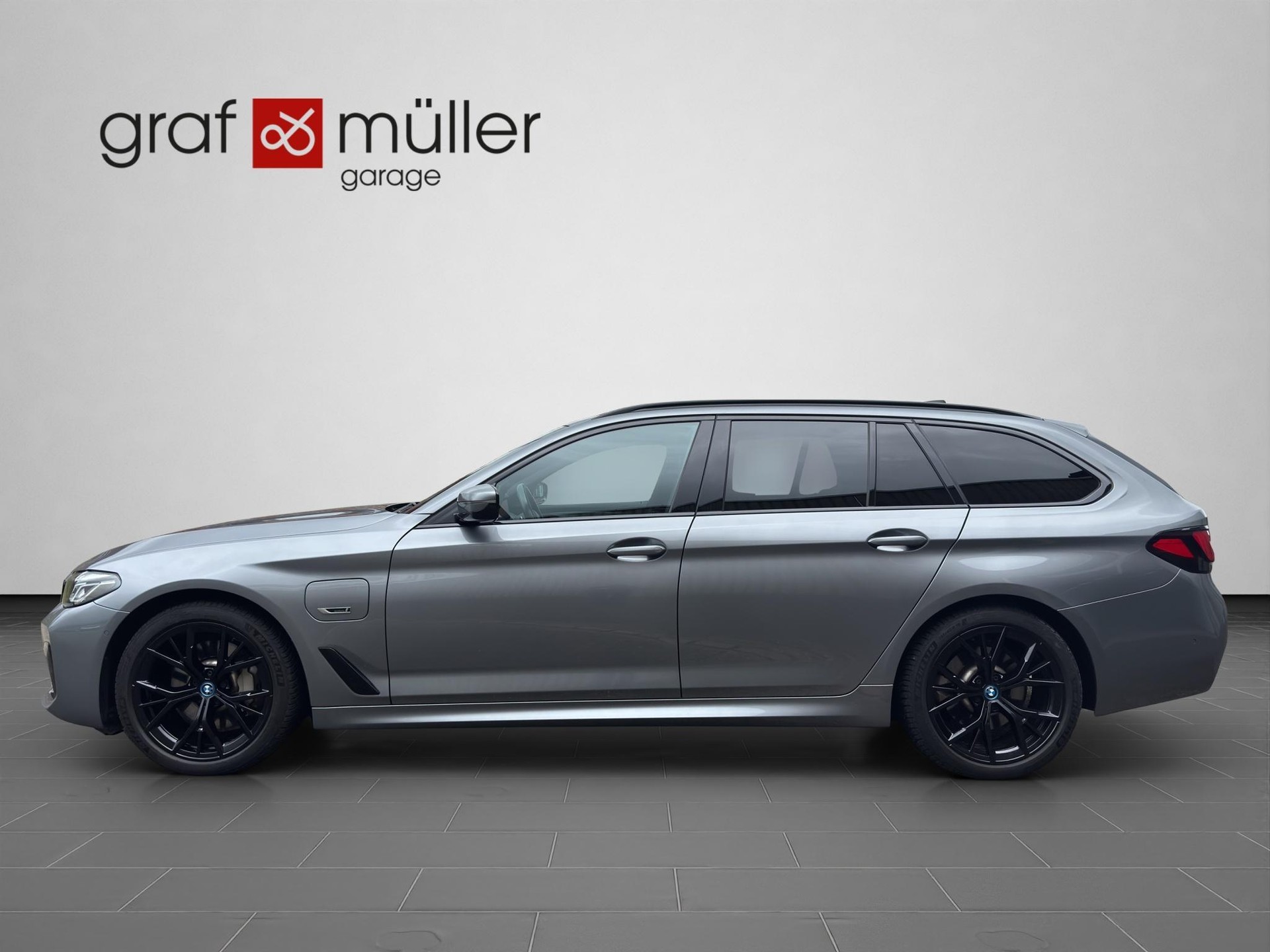 BMW 530e xDrive M-Sport Steptronic-image-1