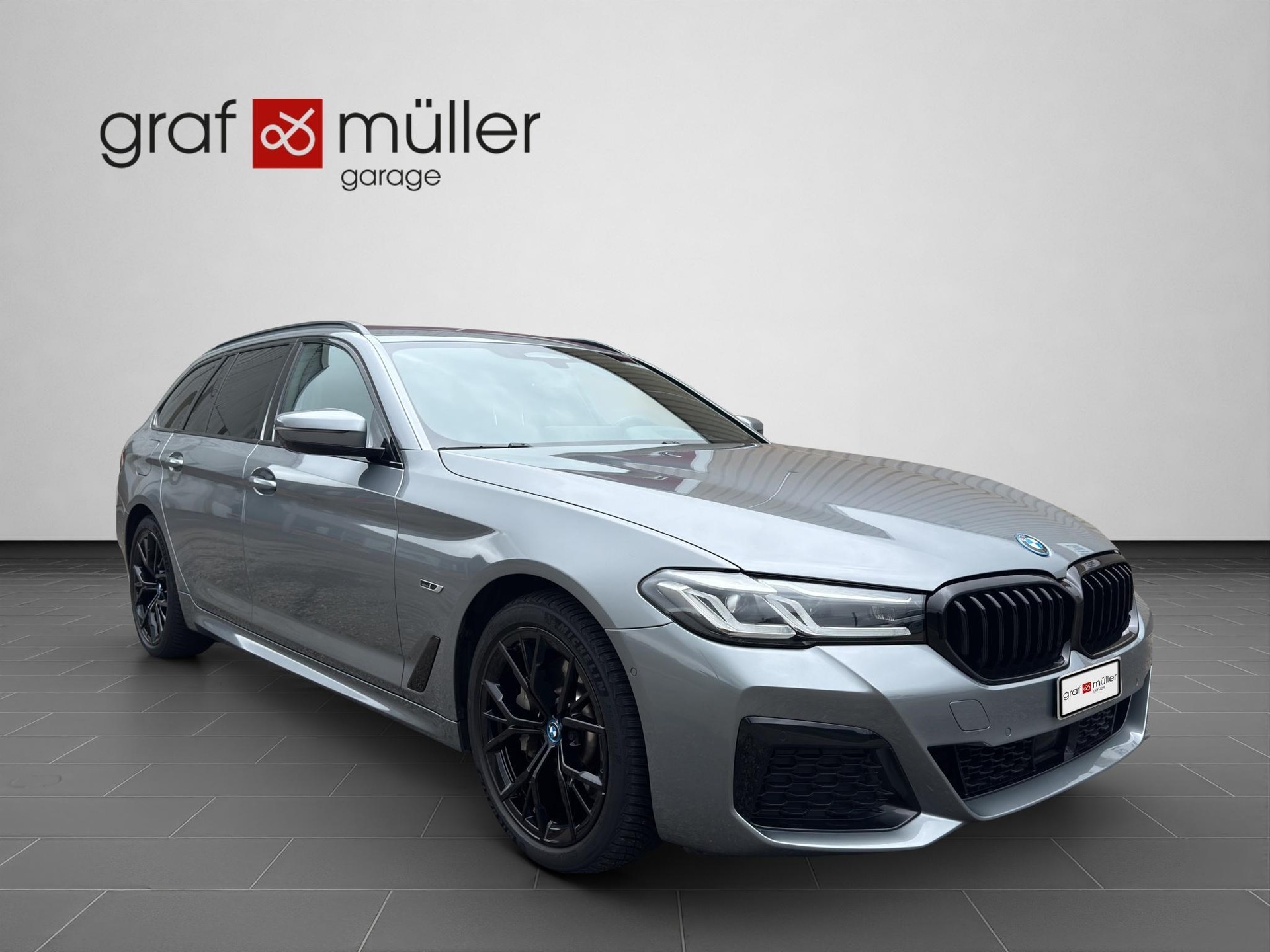 BMW 530e xDrive M-Sport Steptronic-image-19