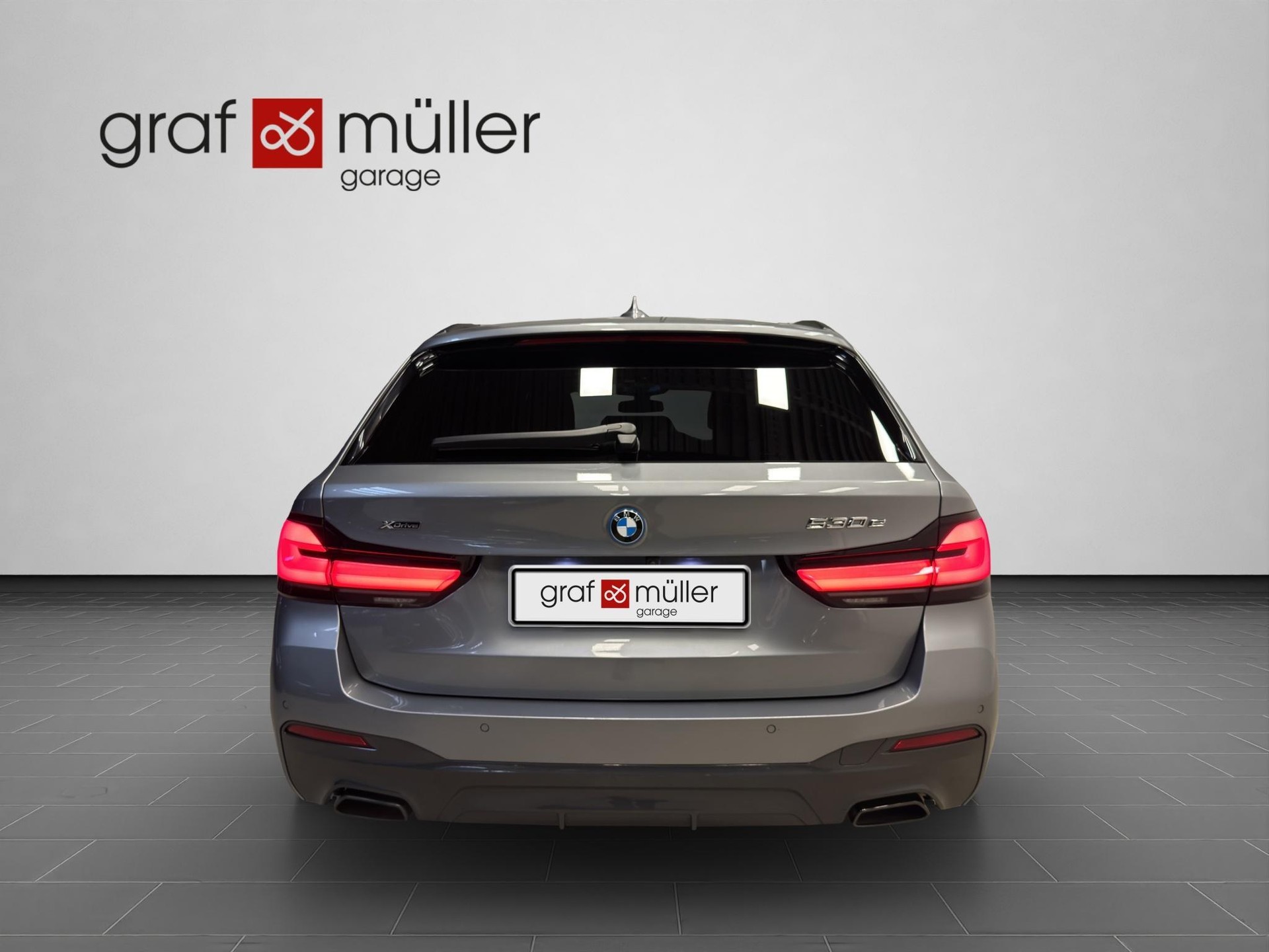 BMW 530e xDrive M-Sport Steptronic-image-16
