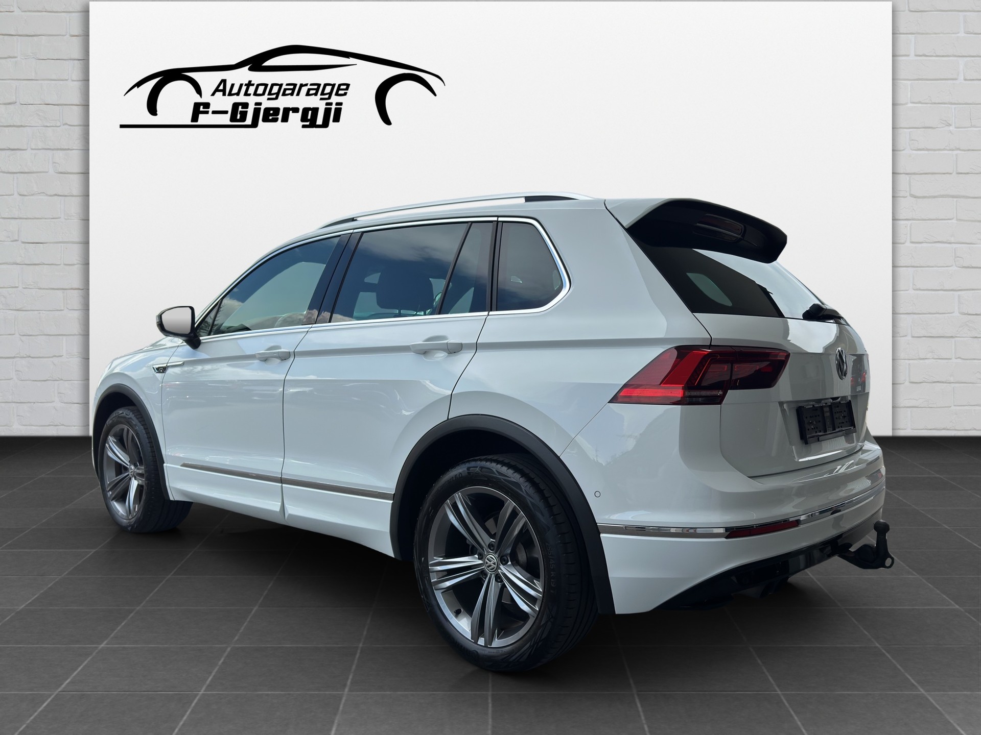 VW Tiguan 2.0TSI Highline R-LINE 4Motion DSG-image-3