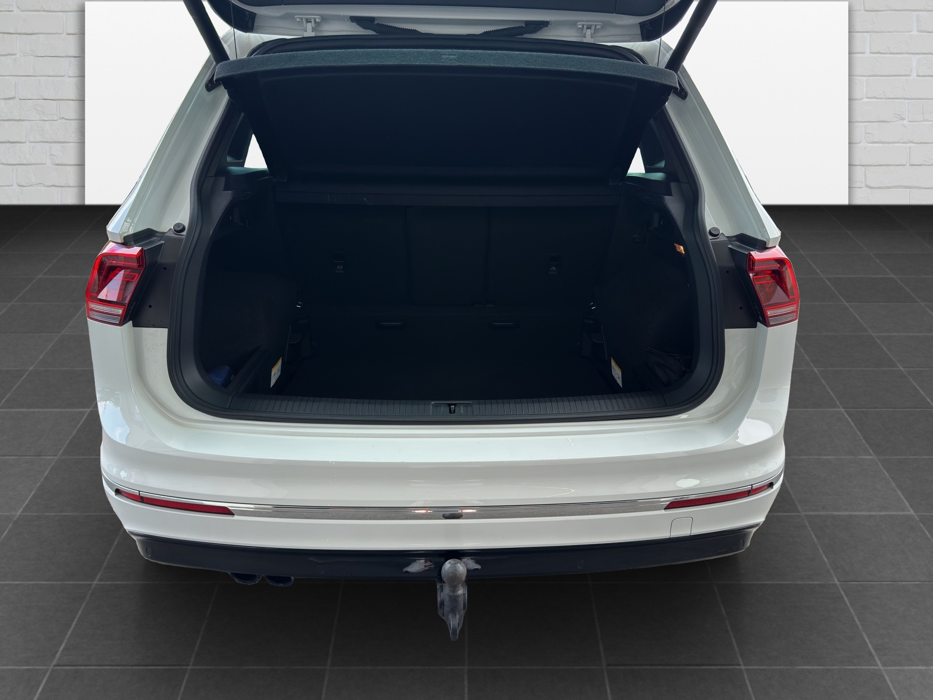 VW Tiguan 2.0TSI Highline R-LINE 4Motion DSG-image-16