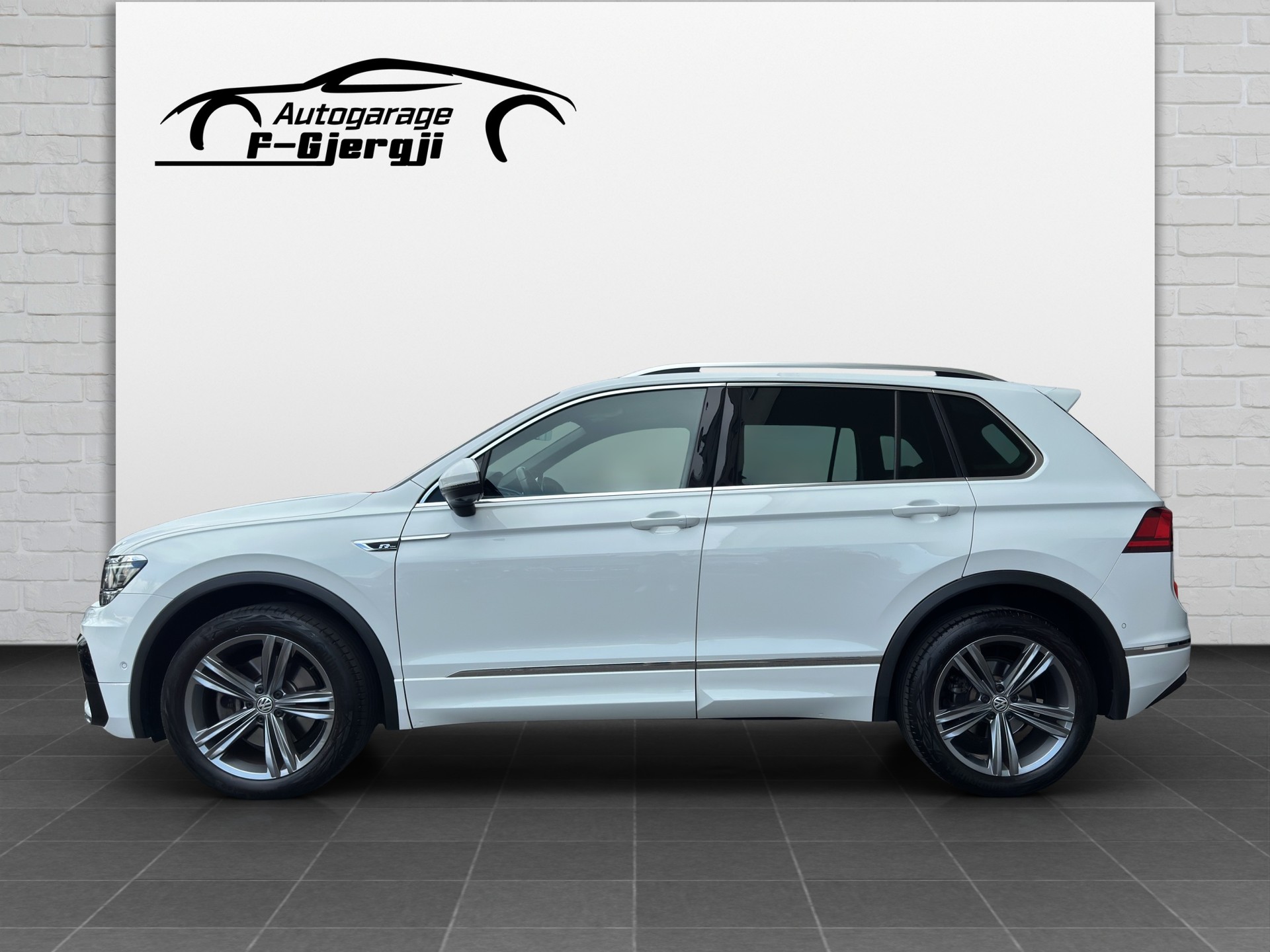 VW Tiguan 2.0TSI Highline R-LINE 4Motion DSG-image-4