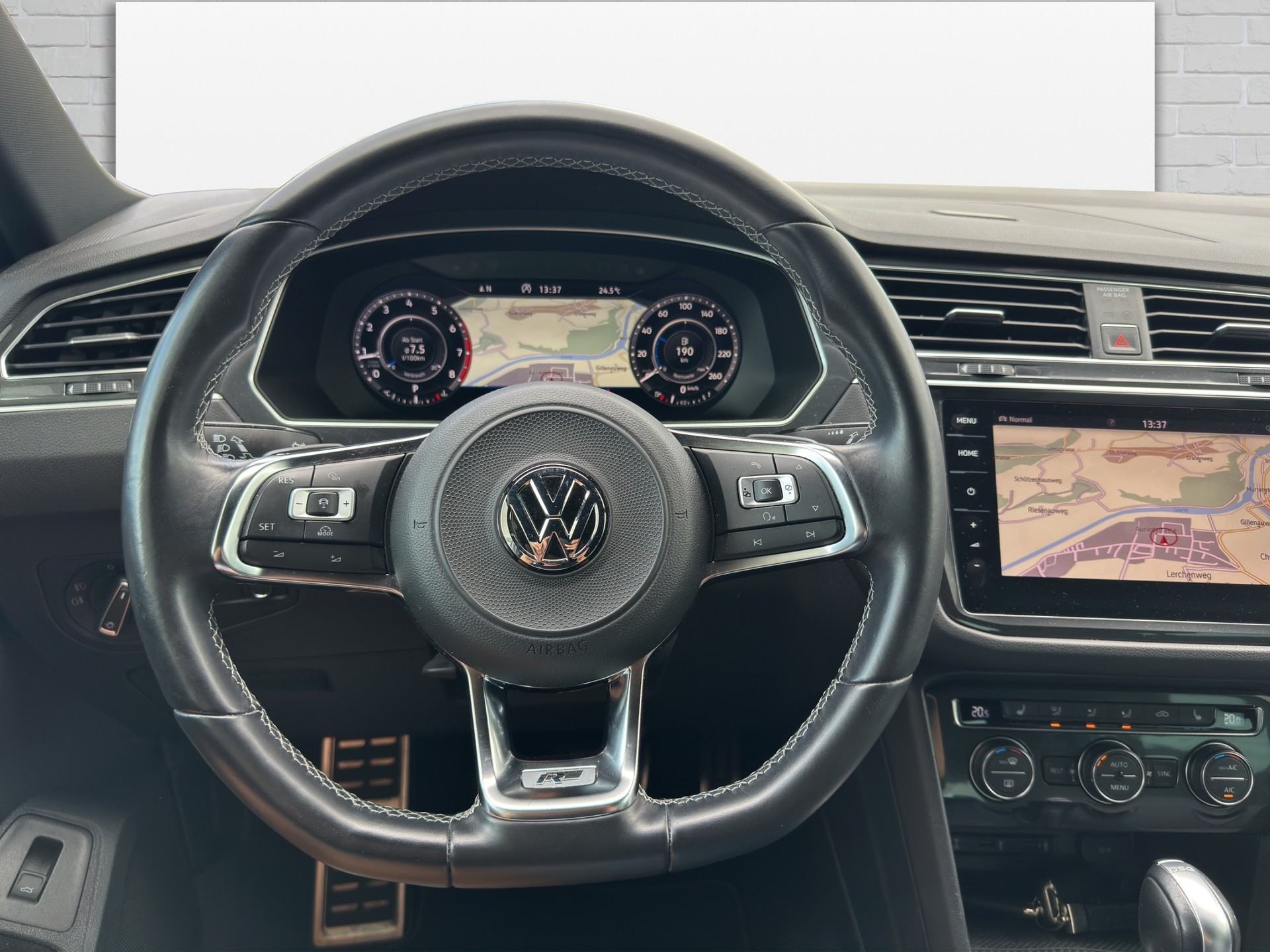VW Tiguan 2.0TSI Highline R-LINE 4Motion DSG-image-13