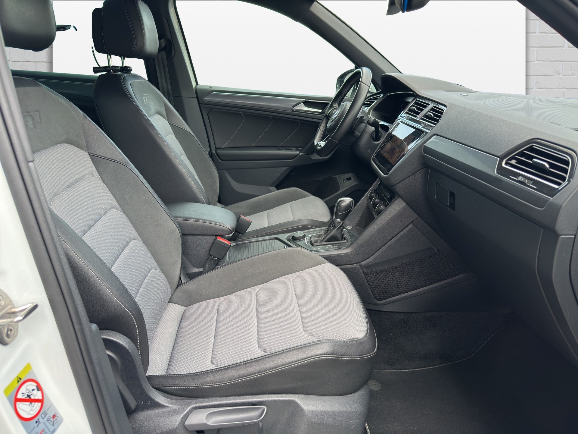 VW Tiguan 2.0TSI Highline R-LINE 4Motion DSG-image-10